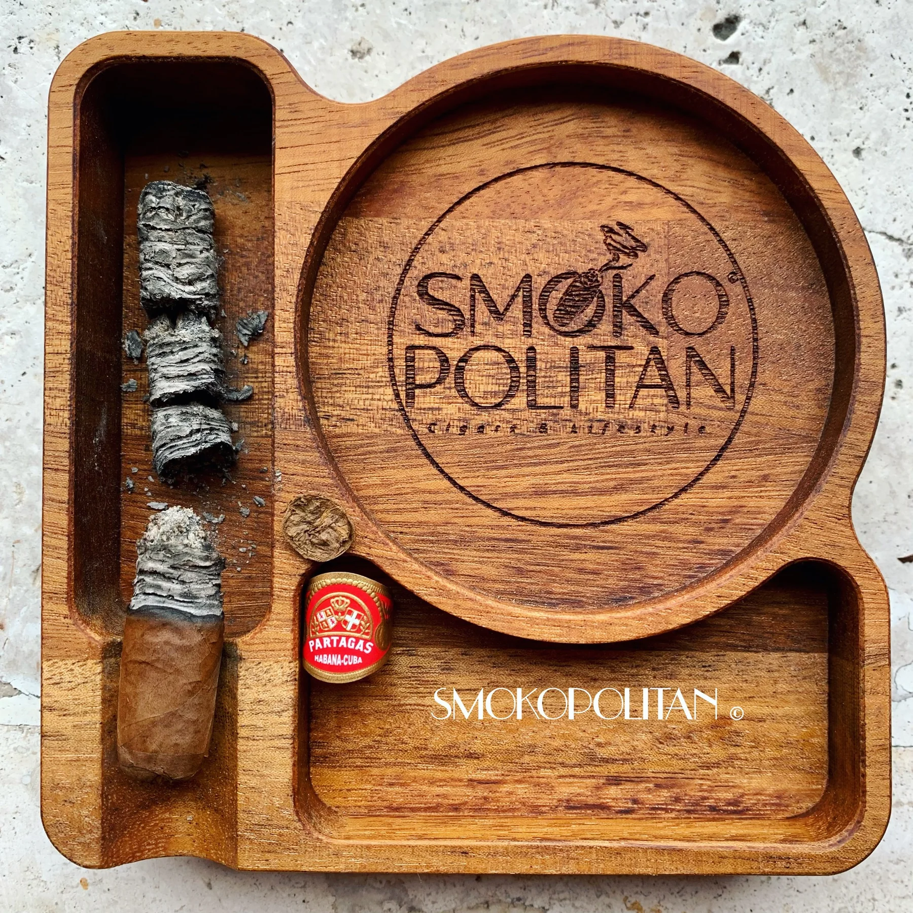The Ritual: posacenere Smokopolitan e sigaro